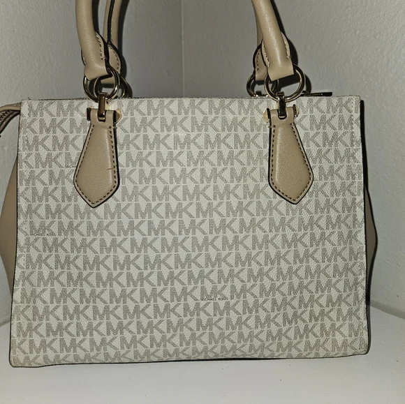 Michael kors shoulder and crossbody purse NWOT - Picture 4 of 8